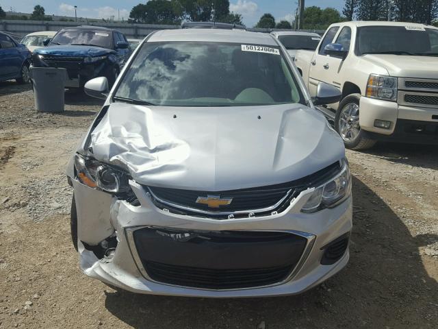 1G1JF5SBXJ4107607 - 2018 CHEVROLET SONIC PREM SILVER photo 9