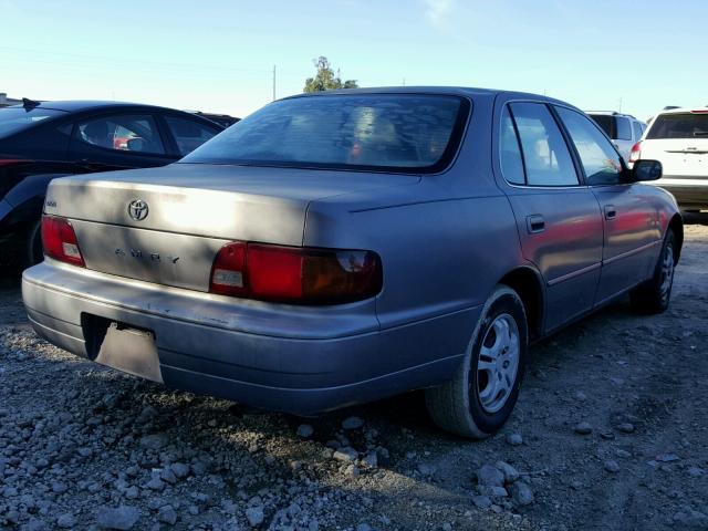 4T1BG12K9TU798774 - 1996 TOYOTA CAMRY DX GRAY photo 4