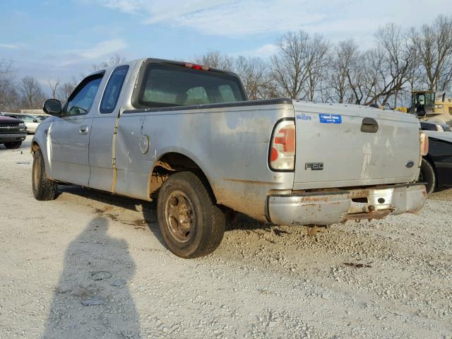 1FTZX1720YNB73404 - 2000 FORD F150 SILVER photo 3