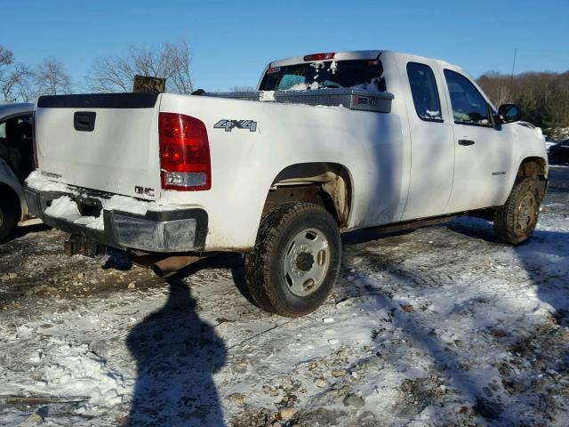 1GT22ZCG9DZ407266 - 2013 GMC SIERRA K25 WHITE photo 4