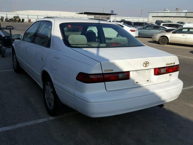 JT2BF28K7X0187040 - 1999 TOYOTA CAMRY LE თეთრი ფოტო 3