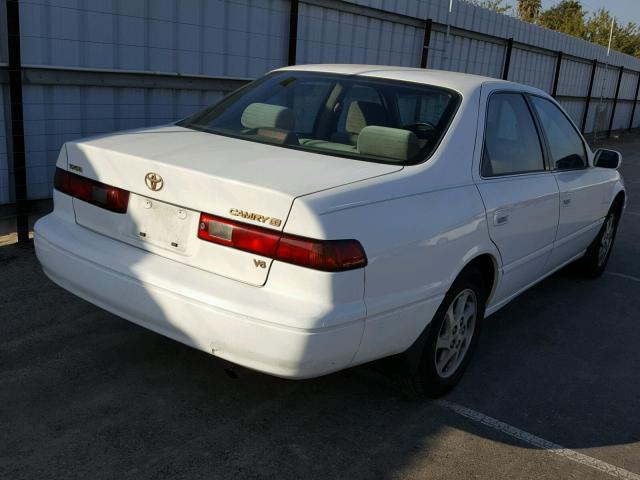 JT2BF28K7X0187040 - 1999 TOYOTA CAMRY LE თეთრი ფოტო 4