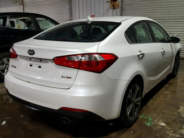 KNAFZ4A82E5061336 - 2014 KIA FORTE EX WHITE photo 4