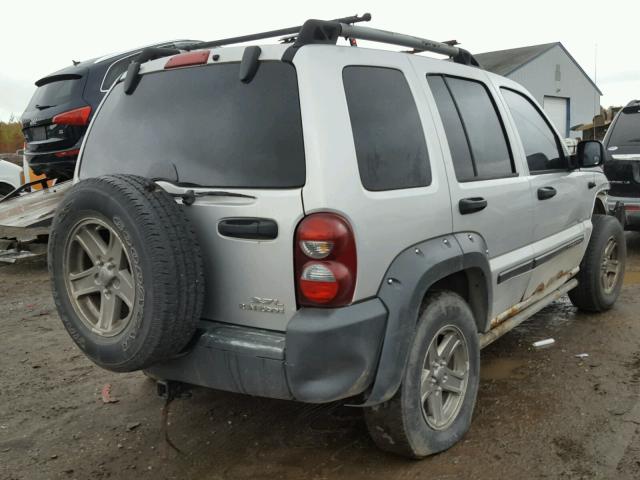 1J4GL38K66W100147 - 2006 JEEP LIBERTY RE SILVER photo 4