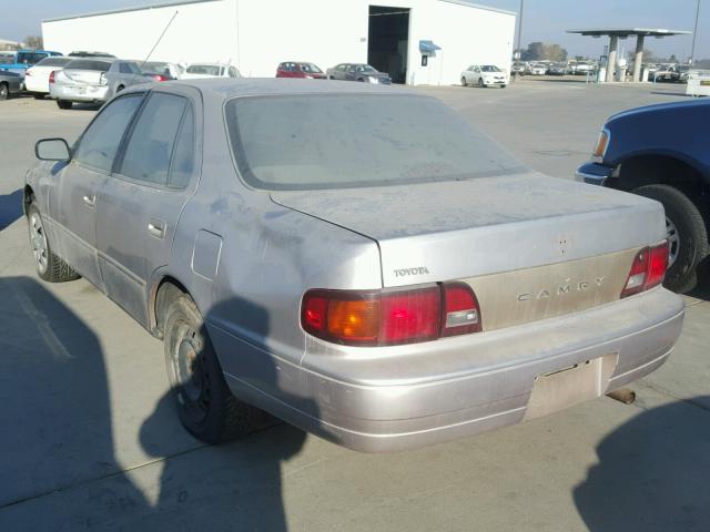 JT2BG12K0T0419813 - 1996 TOYOTA CAMRY DX GOLD photo 3