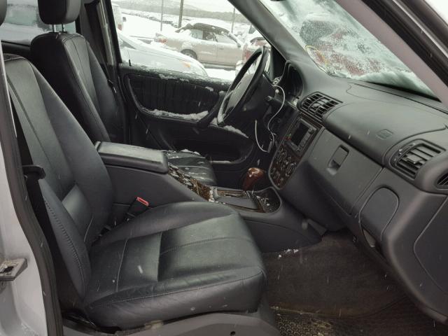 4JGAB72E41A276060 - 2001 MERCEDES-BENZ ML 430 银色 照片 5