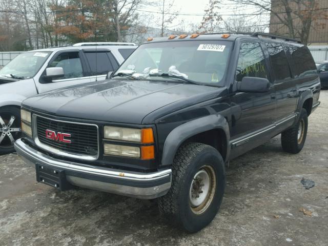 1GKGK26R3XJ775783 - 1999 GMC SUBURBAN K BLACK photo 2