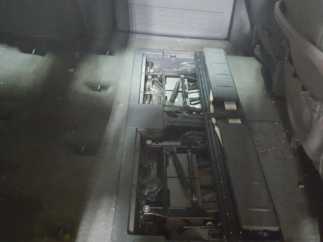 2C4GP54L05R260892 - 2005 CHRYSLER TOWN & COU Bənövşəyi foto 9