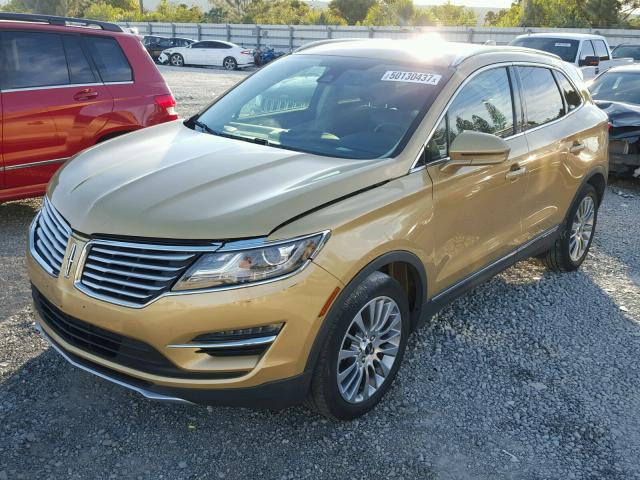 5LMCJ2A96FUJ01735 - 2015 LINCOLN MKC 金色 照片 2