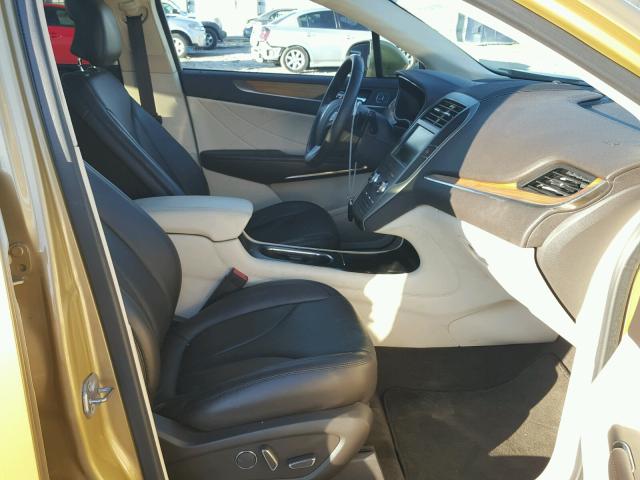 5LMCJ2A96FUJ01735 - 2015 LINCOLN MKC 金色 照片 5