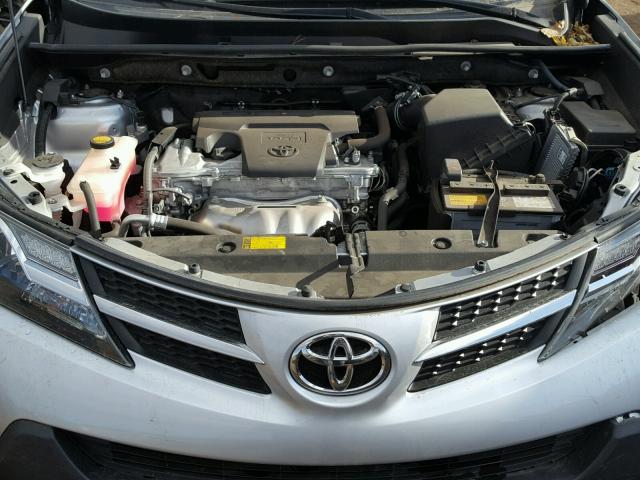 JTMBFREV8D5020392 - 2013 TOYOTA RAV4 LE GRAY photo 7