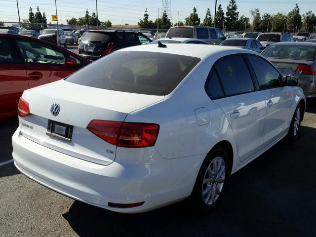 3VWD17AJXFM423458 - 2015 VOLKSWAGEN JETTA SE WHITE photo 4