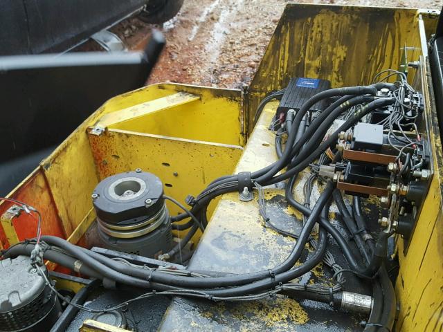 000000C174N02060X - 2001 HYST FORK LIFT YELLOW photo 7