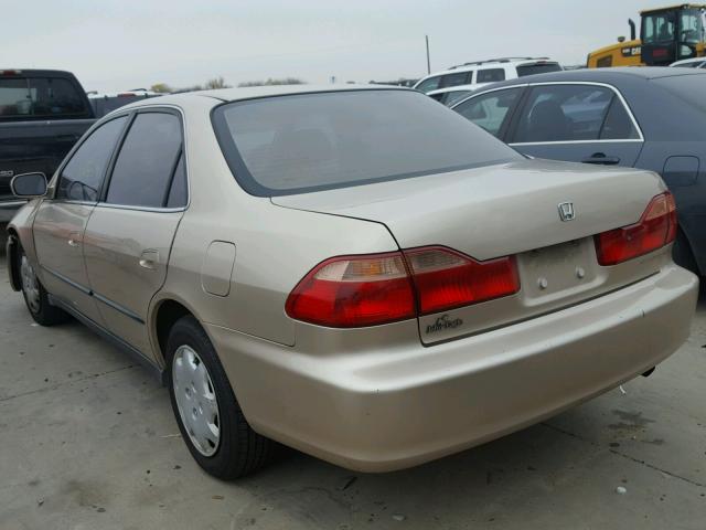 1HGCG5548YA041100 - 2000 HONDA ACCORD LX BEIGE photo 3