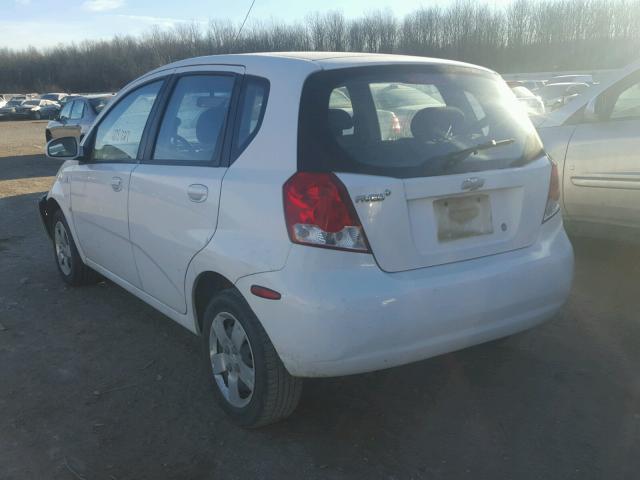 KL1TD66698B275938 - 2008 CHEVROLET AVEO BASE WHITE photo 3