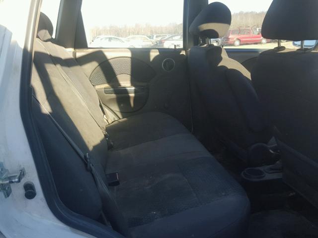 KL1TD66698B275938 - 2008 CHEVROLET AVEO BASE WHITE photo 6