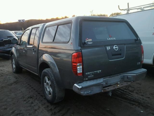 1N6AD07U05C465088 - 2005 NISSAN FRONTIER C GRAY photo 3