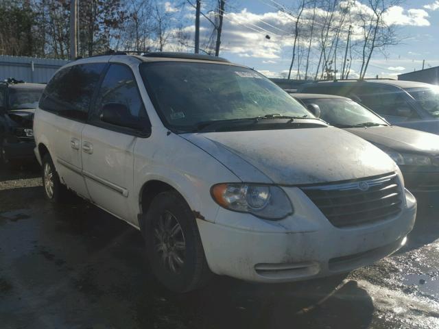 2C4GP54L75R218039 - 2005 CHRYSLER TOWN & COU WHITE photo 1