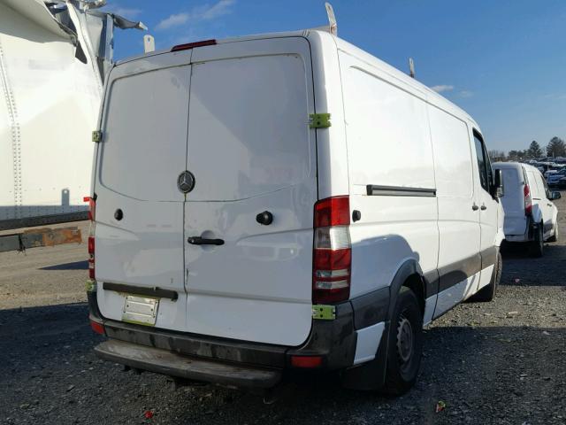 WD3PE7CC7C5635068 - 2012 MERCEDES-BENZ SPRINTER 2 WHITE photo 4