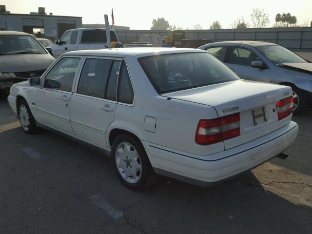 YV1KS960XW1124191 - 1998 VOLVO S90 WHITE photo 3