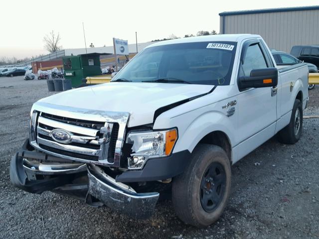 1FTMF1CW4AFD16439 - 2010 FORD F150 WHITE photo 2