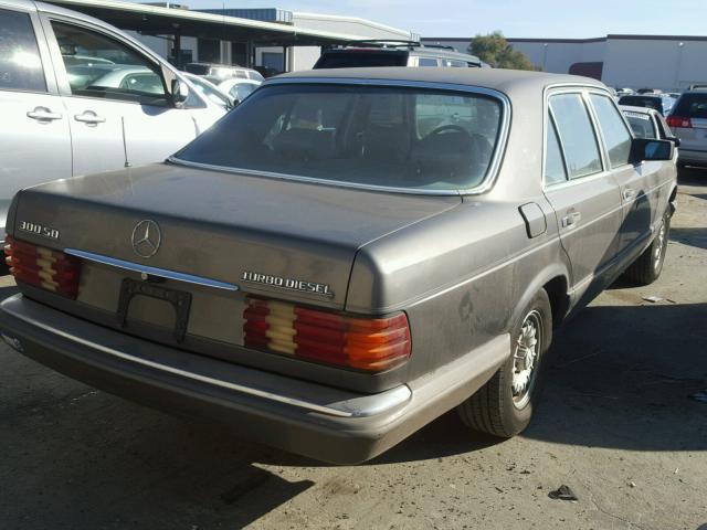 WDBCB20A0DB032869 - 1983 MERCEDES-BENZ 300 SD GRAY photo 4