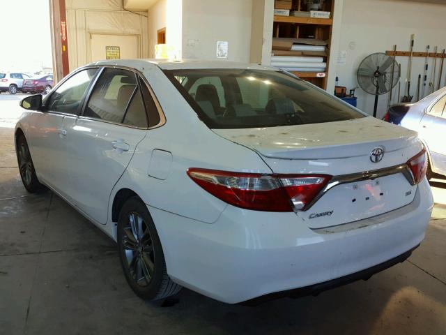 4T1BF1FK4FU001994 - 2015 TOYOTA CAMRY LE 白色 照片 3
