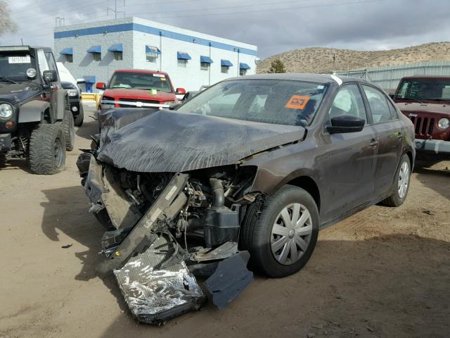 3VW2K7AJ0FM313281 - 2015 VOLKSWAGEN JETTA BASE BROWN photo 2