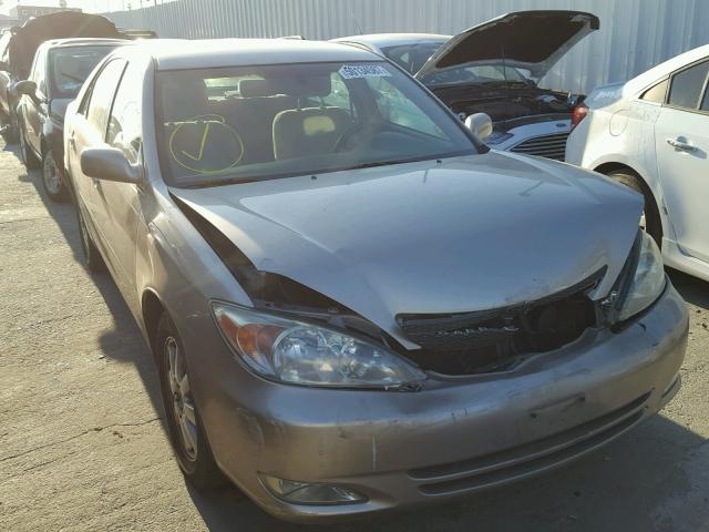 4T1BE32K74U904982 - 2004 TOYOTA CAMRY LE GOLD photo 1