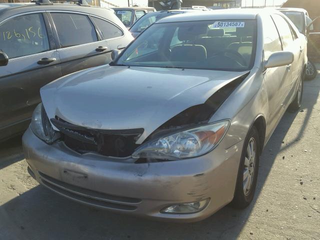4T1BE32K74U904982 - 2004 TOYOTA CAMRY LE GOLD photo 2