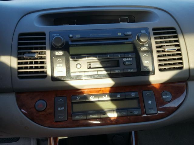 4T1BE32K74U904982 - 2004 TOYOTA CAMRY LE 金色 照片 9