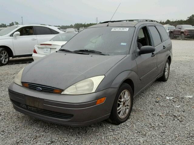 1FAFP36302W312611 - 2002 FORD FOCUS SE GRAY photo 2