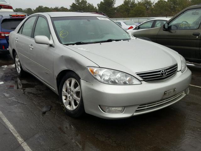 4T1BE30K05U067691 - 2005 TOYOTA CAMRY LE SILVER photo 1