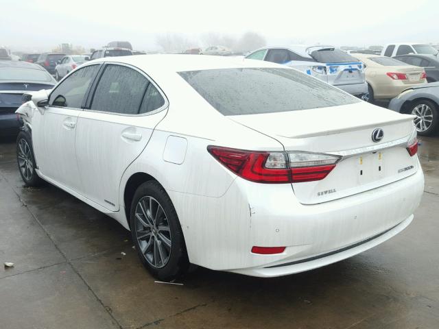 JTHBW1GGXG2108428 - 2016 LEXUS ES 300H WHITE photo 3