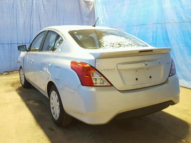 3N1CN7AP1JK398268 - 2018 NISSAN VERSA S 银色 照片 3