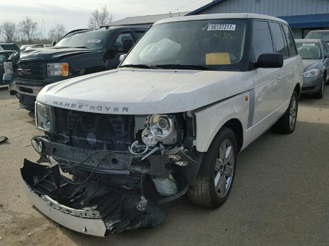 SALME11494A142754 - 2004 LAND ROVER RANGE ROVE WHITE photo 2