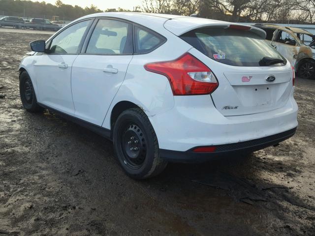 1FAHP3K2XCL197220 - 2012 FORD FOCUS SE WHITE photo 3