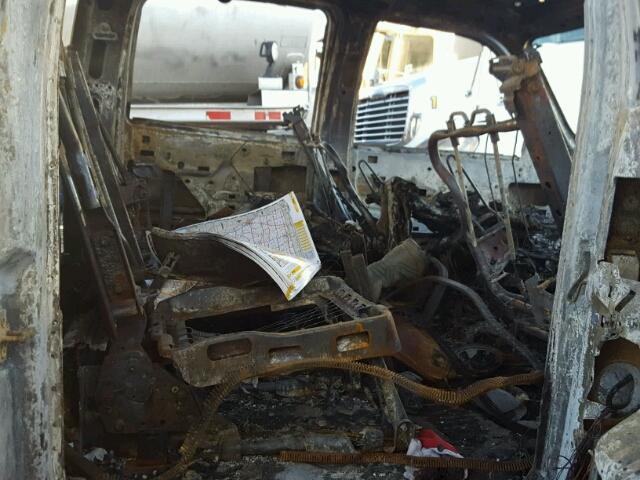 1GBJK33D76F174463 - 2006 CHEVROLET SILVERADO BURN photo 6