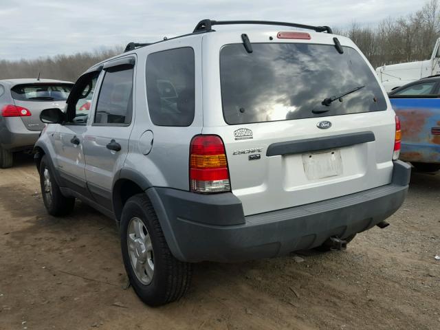 1FMYU04162KA25272 - 2002 FORD ESCAPE XLT SILVER photo 3