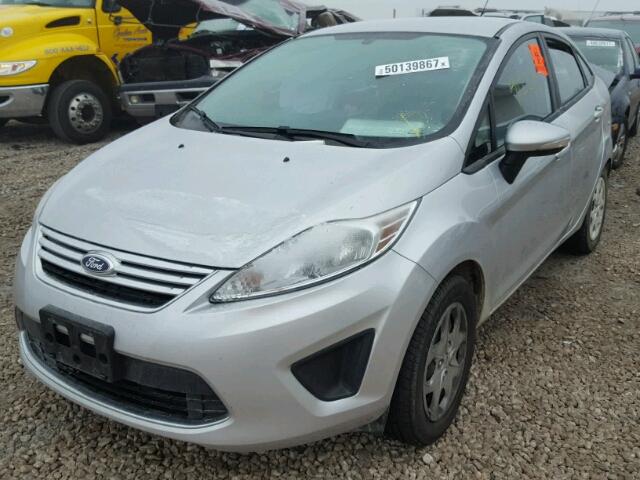 3FADP4BJ8DM194537 - 2013 FORD FIESTA SE SILVER photo 2