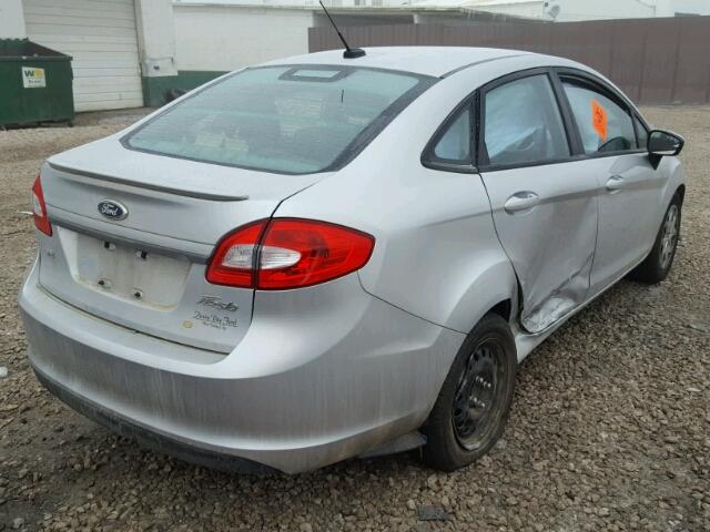 3FADP4BJ8DM194537 - 2013 FORD FIESTA SE SILVER photo 4