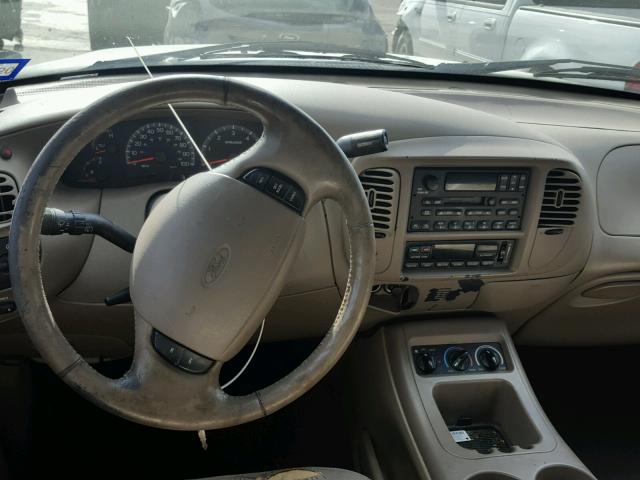 1FMRU17L82LA66424 - 2002 FORD EXPEDITION WHITE photo 10