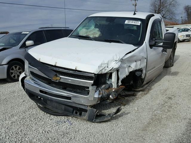 2GCEK29C791137804 - 2009 CHEVROLET SILVERADO WHITE photo 2