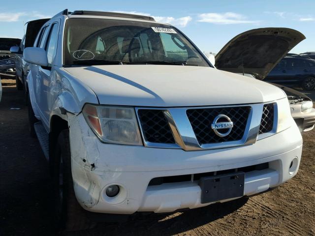 5N1AR18W16C654730 - 2006 NISSAN PATHFINDER WHITE photo 1