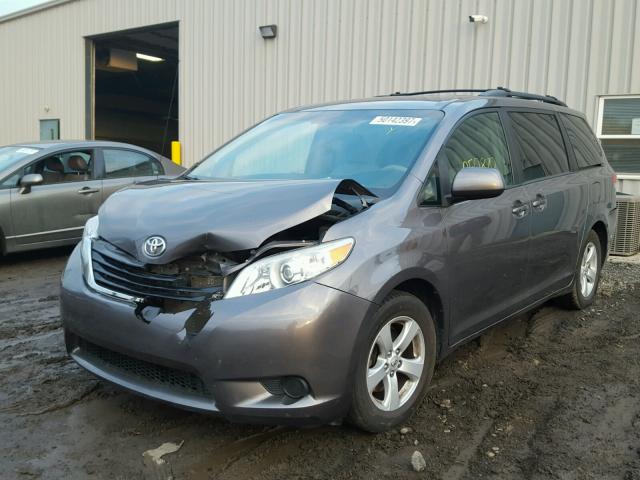 5TDKK3DC7BS083077 - 2011 TOYOTA SIENNA LE GRAY photo 2