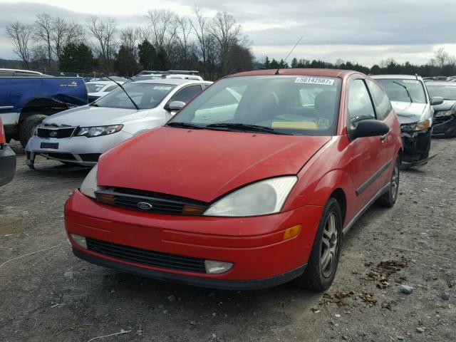 3FAFP3132YR125244 - 2000 FORD FOCUS ZX3 RED photo 2