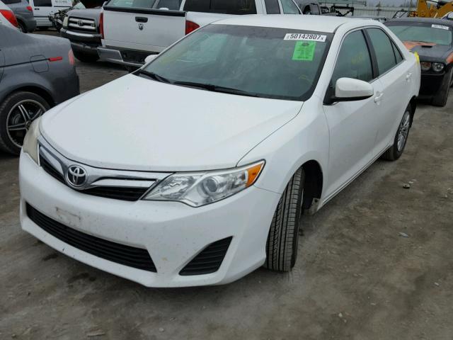 4T1BF1FK1DU215452 - 2013 TOYOTA CAMRY L WHITE photo 2