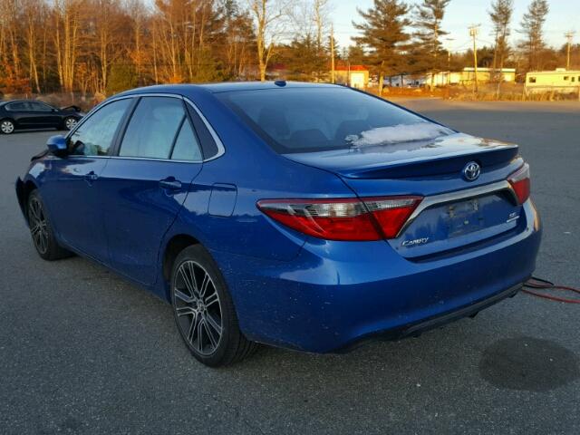 4T1BF1FK2GU560574 - 2016 TOYOTA CAMRY LE BLUE photo 3