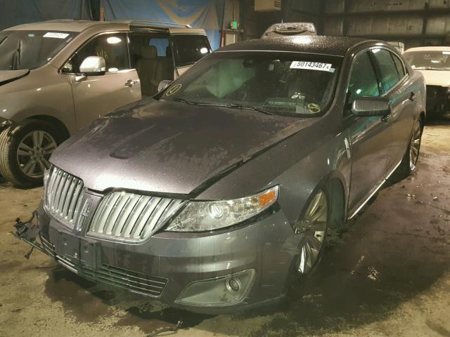 1LNHL9ER1CG806801 - 2012 LINCOLN MKS GRAY photo 2