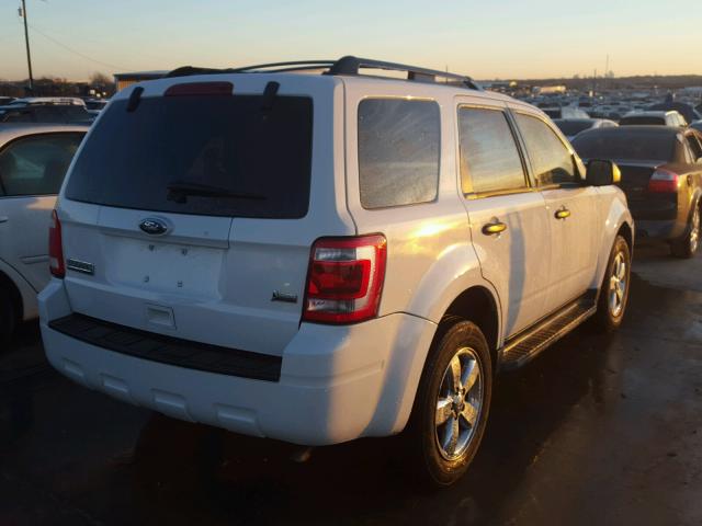 1FMCU0DG3AKA32208 - 2010 FORD ESCAPE XLT WHITE photo 4